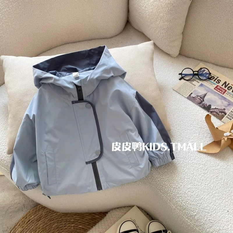 男童冲锋衣外套宝宝春季薄新款连帽夹克上衣男童户外徒步春装风衣