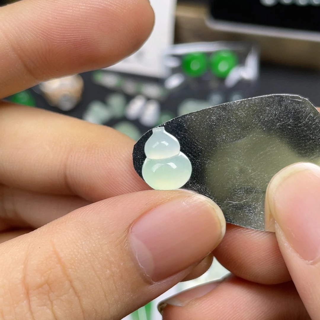 【闪购商品】颈饰未镶嵌翡翠葫芦