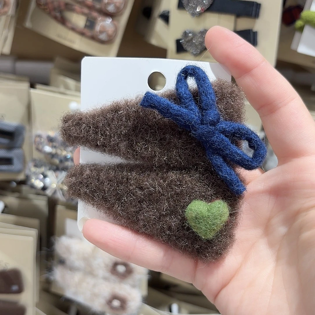 布艺非金属深咖绿爱心拜拜