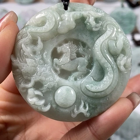 翡翠颈饰未镶嵌龙马精神两面工福利