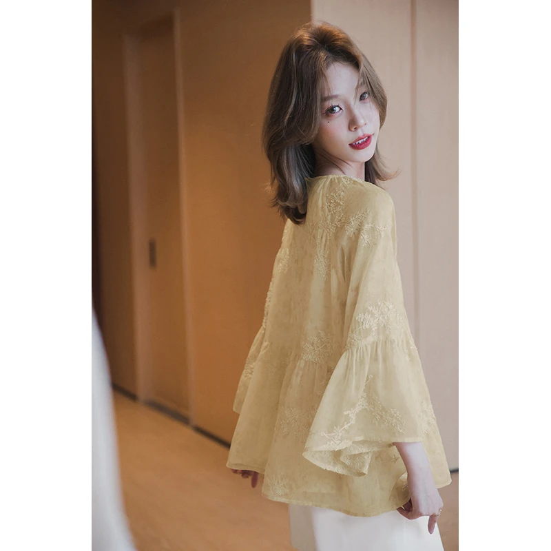 小谷粒轻法小衫 雪纺绣花 v领+流苏绳