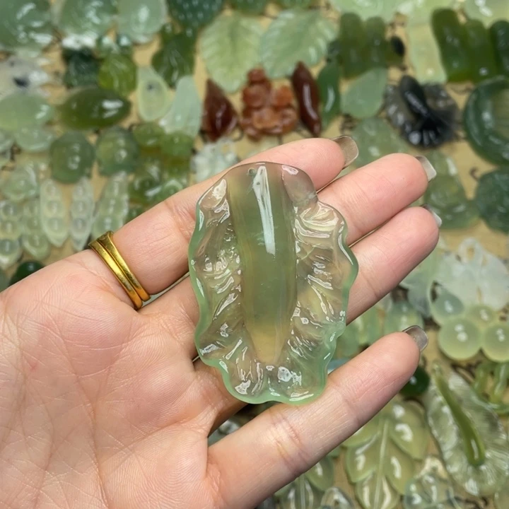 蛇纹石玉合金颈饰