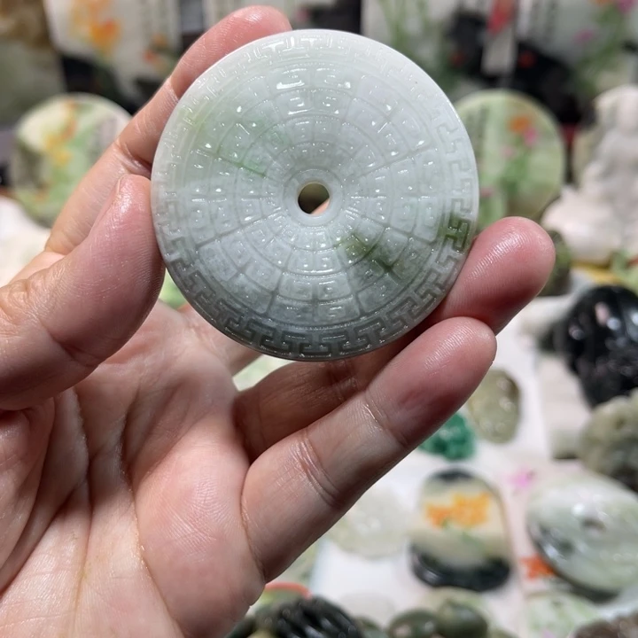 独山玉未镶嵌颈饰