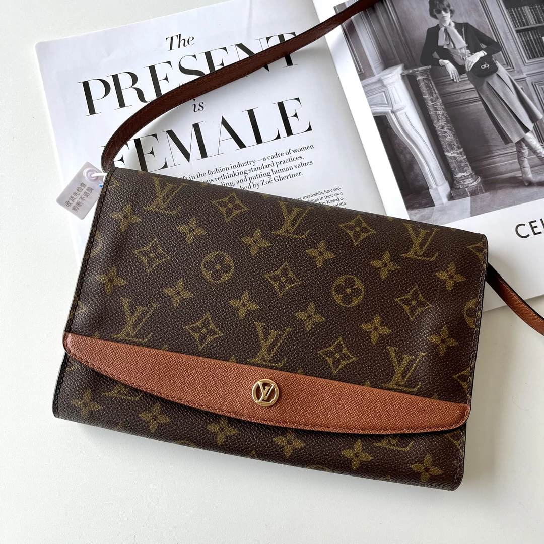 95新 LouisVuitton/路易威登 XM红皮老花信封斜挎包/THJJ07127698