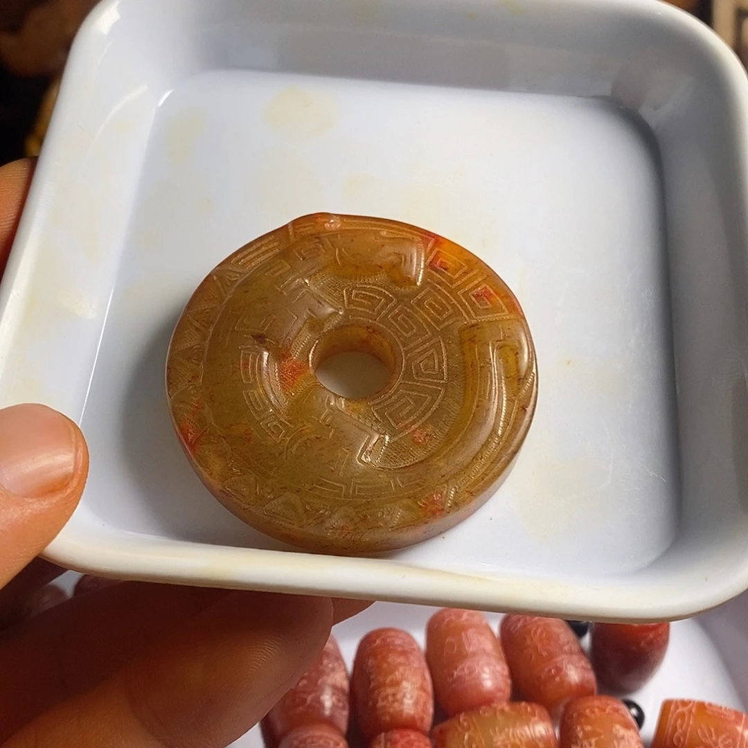 未镶嵌岫岩老玉（透闪石质玉）挂件