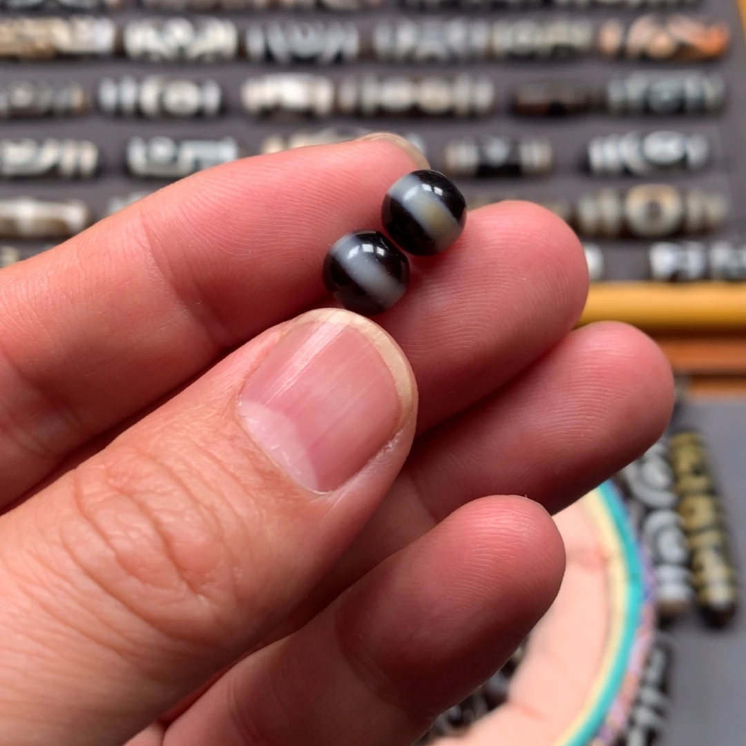 玛瑙/玉髓颈饰未镶嵌狮****雨