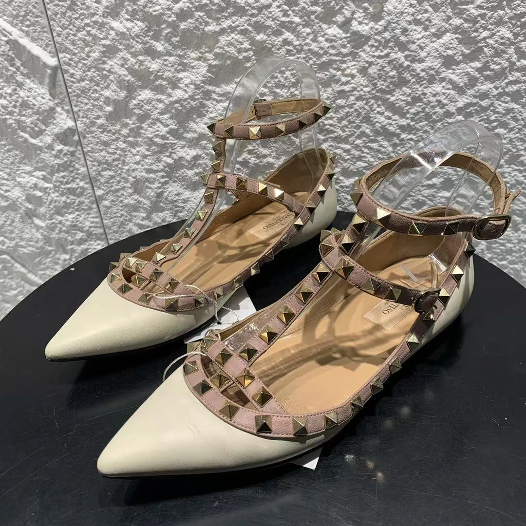 99新 Valentino/华伦天奴 37码/仔仔女鞋/二环女士平底单鞋wsp274