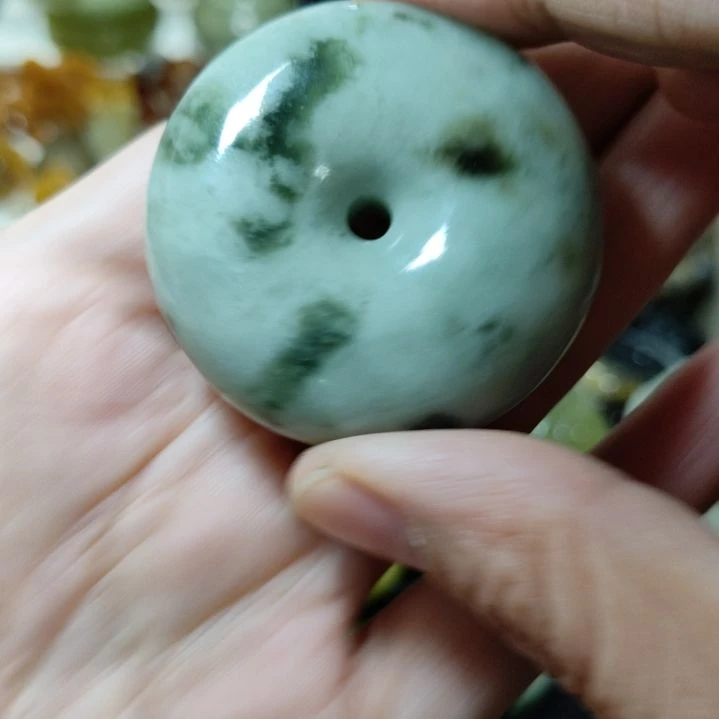 岫玉未镶嵌平安扣