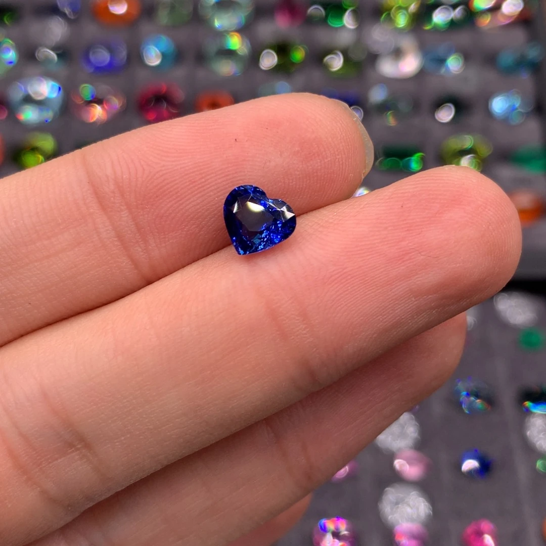 蓝宝石裸石未镶嵌