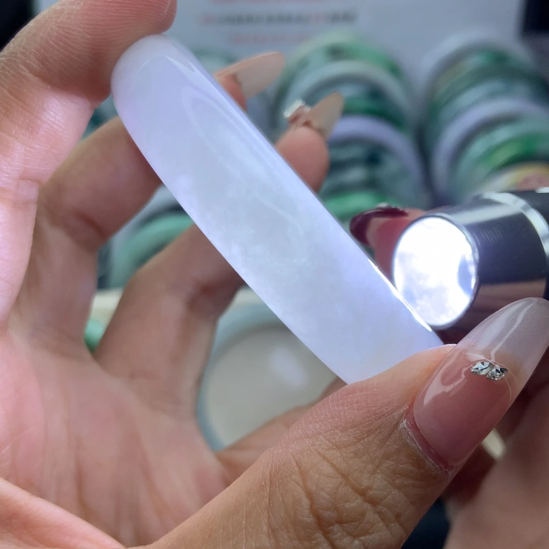 翡翠手镯未镶嵌54圈口