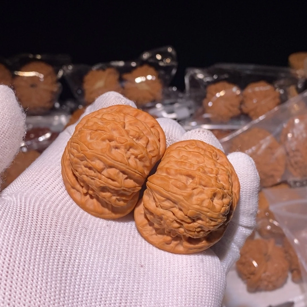 奎***俤吊坠文玩核桃白狮子