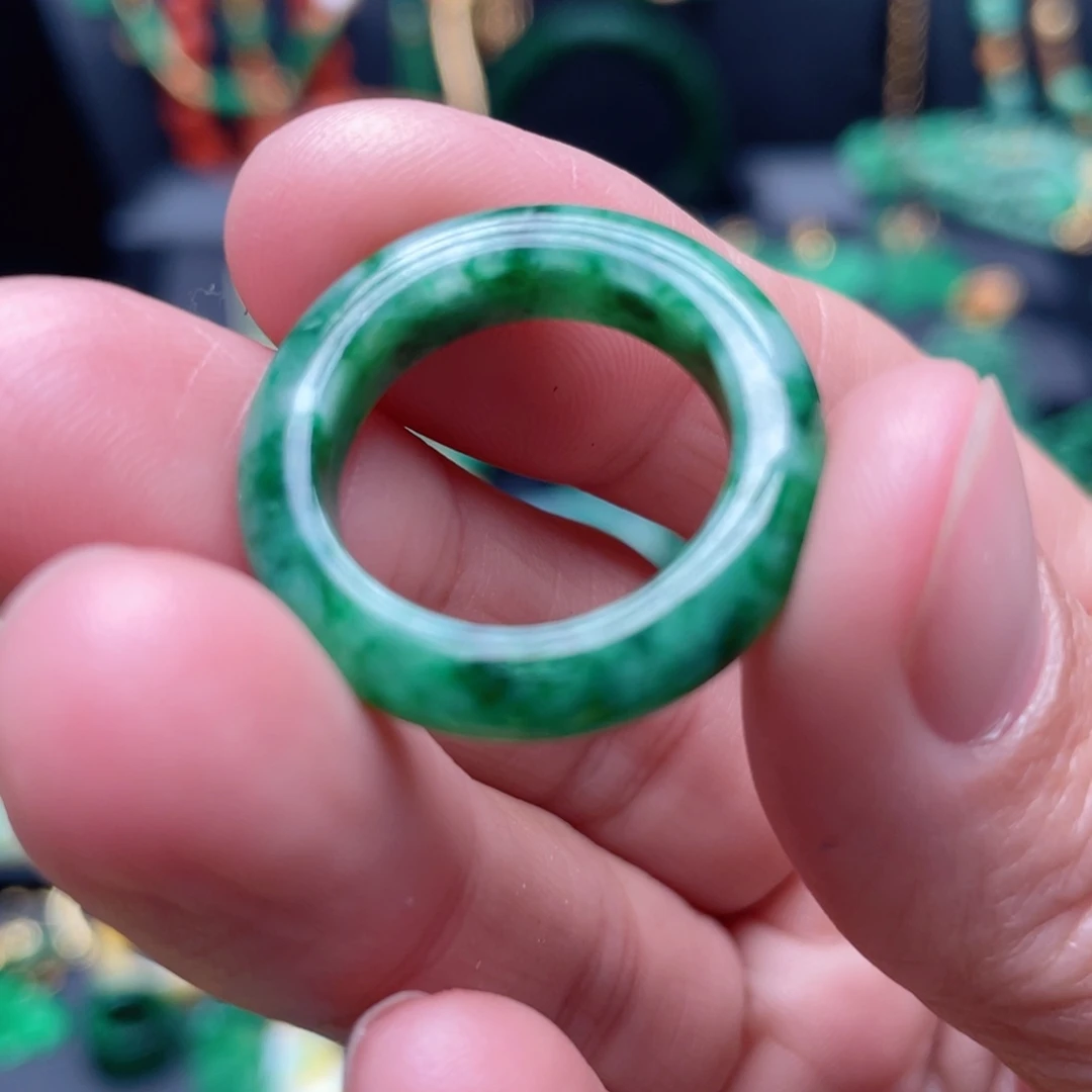 翡翠未镶嵌戒指翡翠