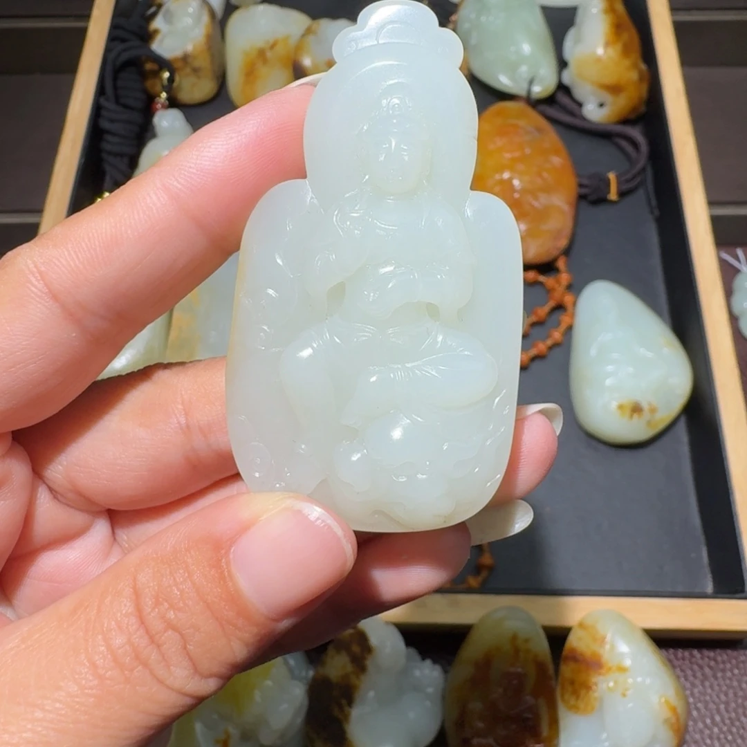 和田玉未镶嵌颈饰