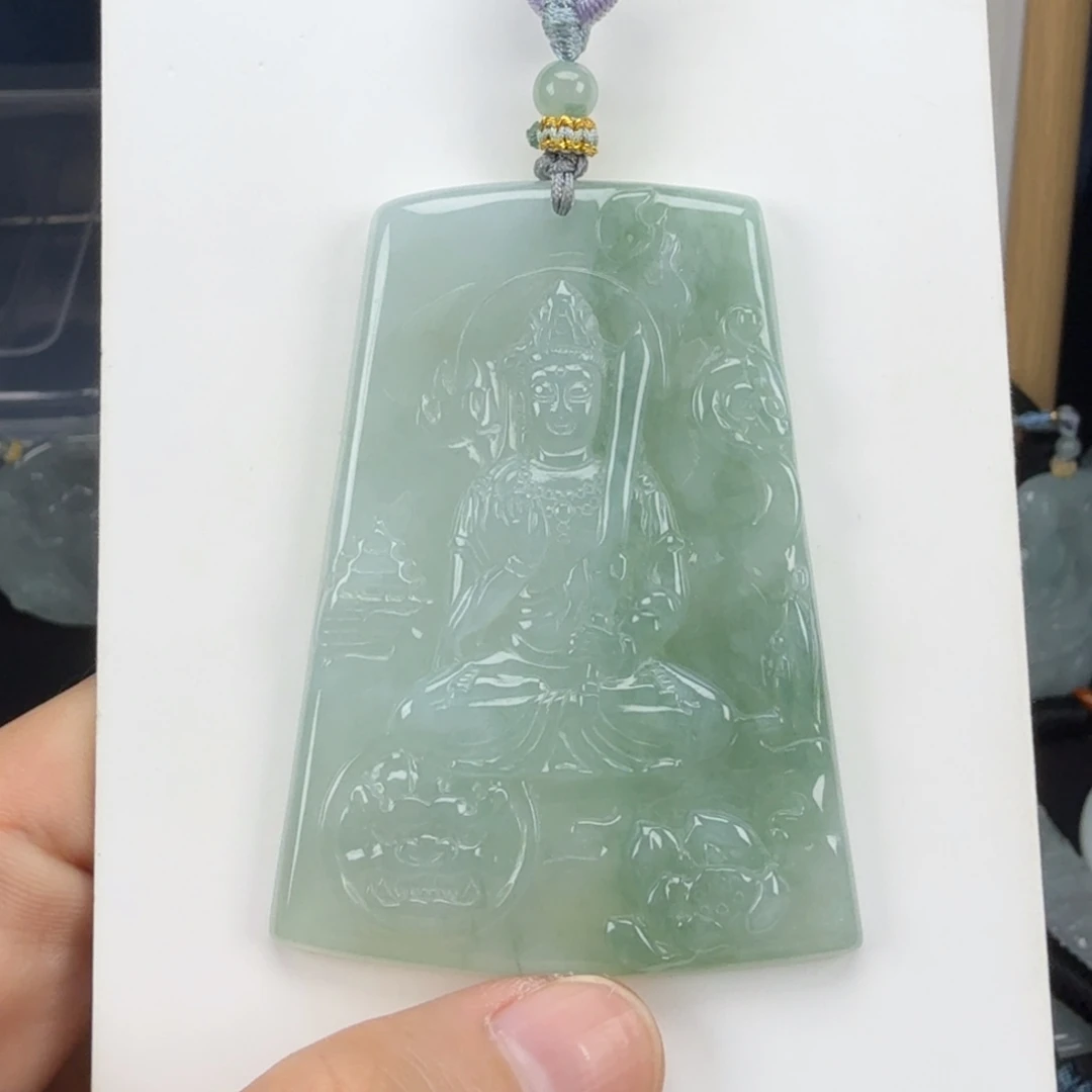 翡翠挂件未镶嵌翡翠