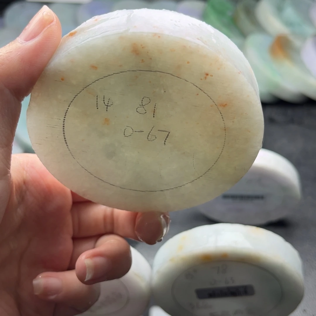 定制翡翠未镶嵌翡翠手镯