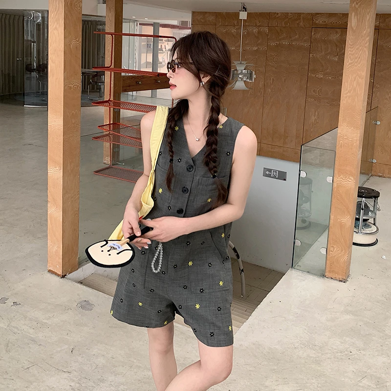时尚小雏菊刺绣背心连体短裤女2025夏新款小个子甜酷风减龄连衣裤