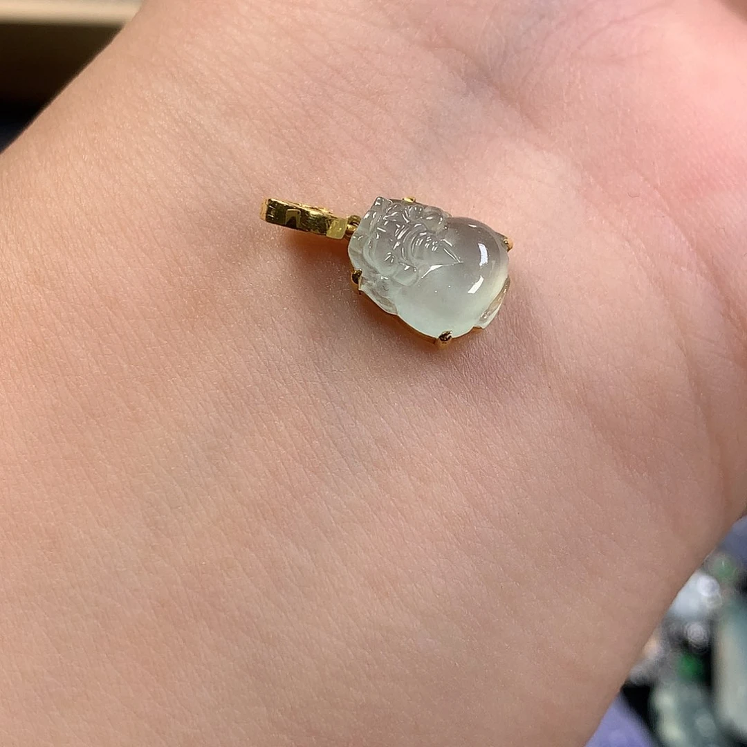 颈饰18K金镶嵌翡翠