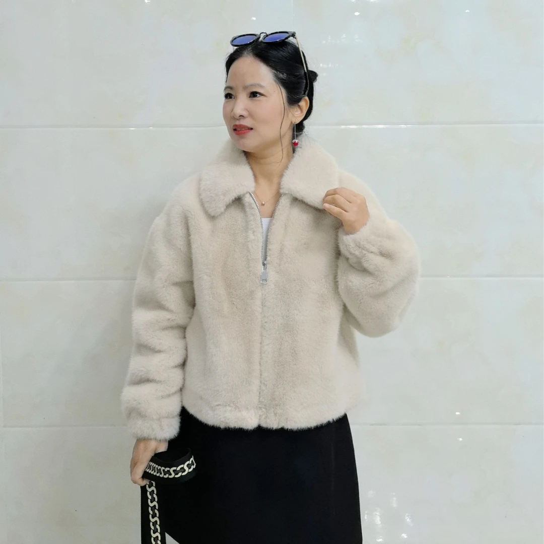 2025海宁时尚短外套韩版百搭女士加厚毛绒8228