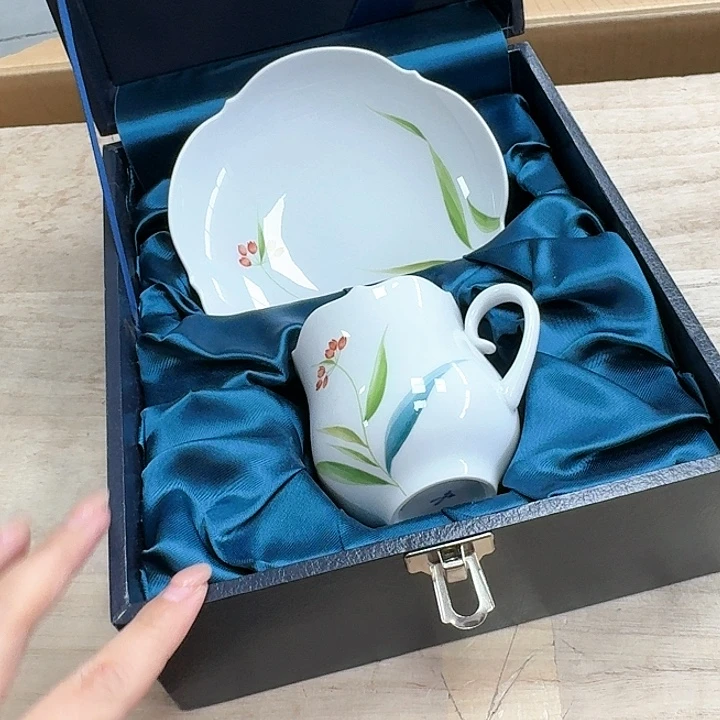 柏*瓷器。 瓷器。   瓷器