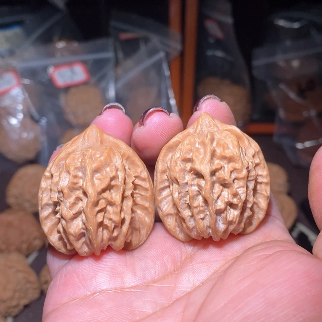 漫***步把件文玩核桃大龙
