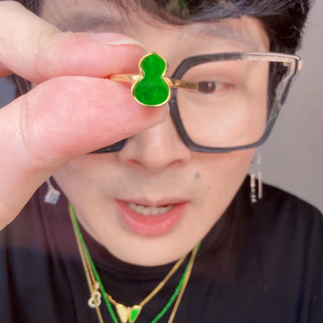 翡翠挂件未镶嵌一件