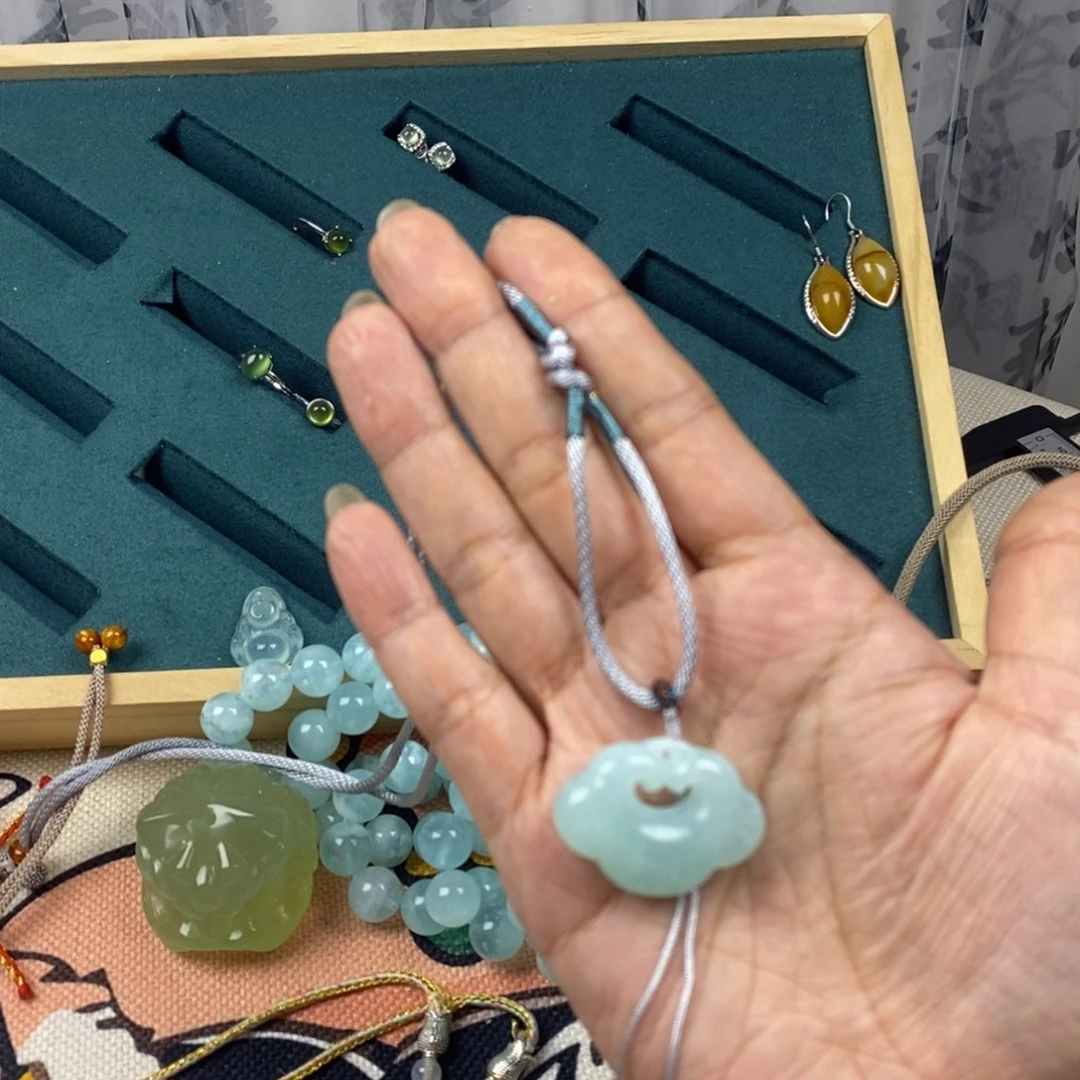 岫玉颈饰未镶嵌岫玉