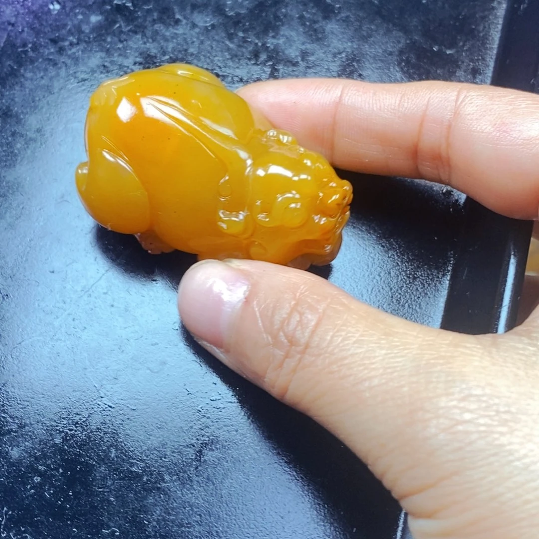 石英质玉（黄龙玉）未镶嵌颈饰