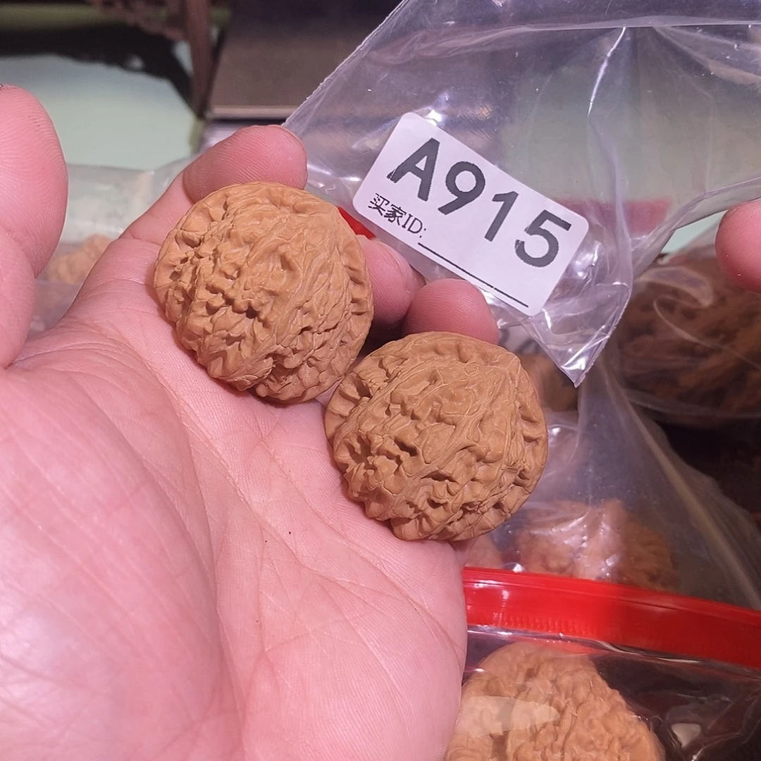 把件文玩核桃白狮子37尺。