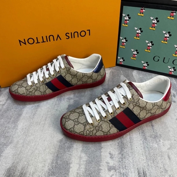 95新 GUCCI/古驰 棕色双G老花满印红底老花时尚板鞋/41-42码