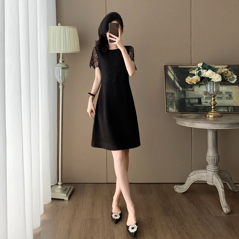 黑色蕾丝拼接短袖连衣裙女夏显瘦气质高级感赫本风小黑裙休闲裙子