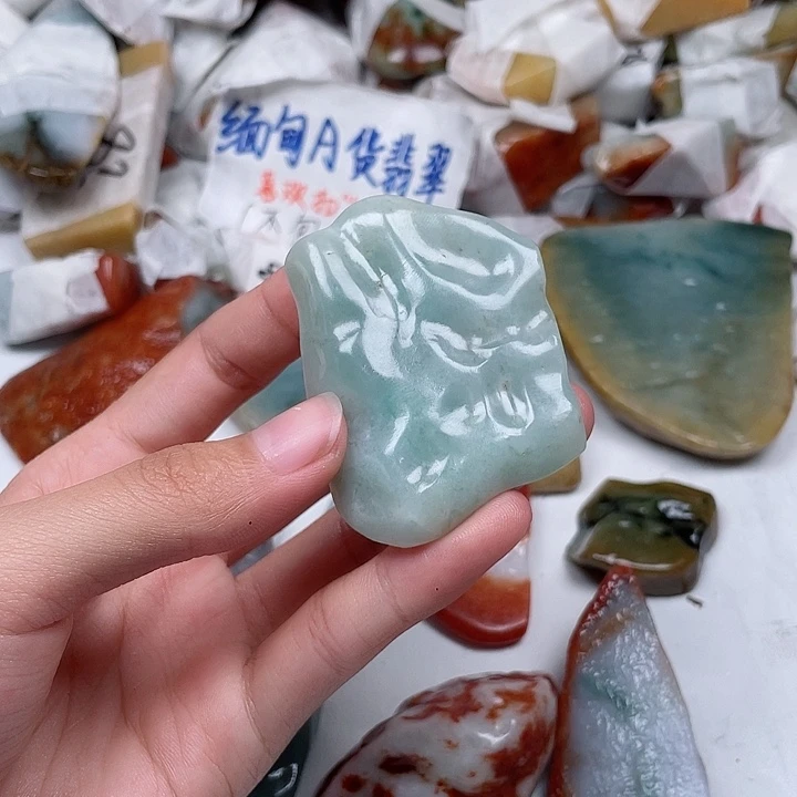 宁***佬翡翠未镶嵌颈饰翡翠