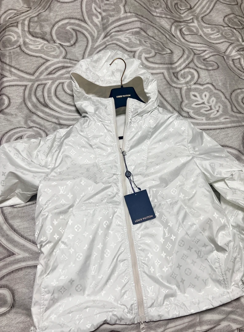 未使用 LouisVuitton/路易威登 52码新款白色别针双面穿满印外套