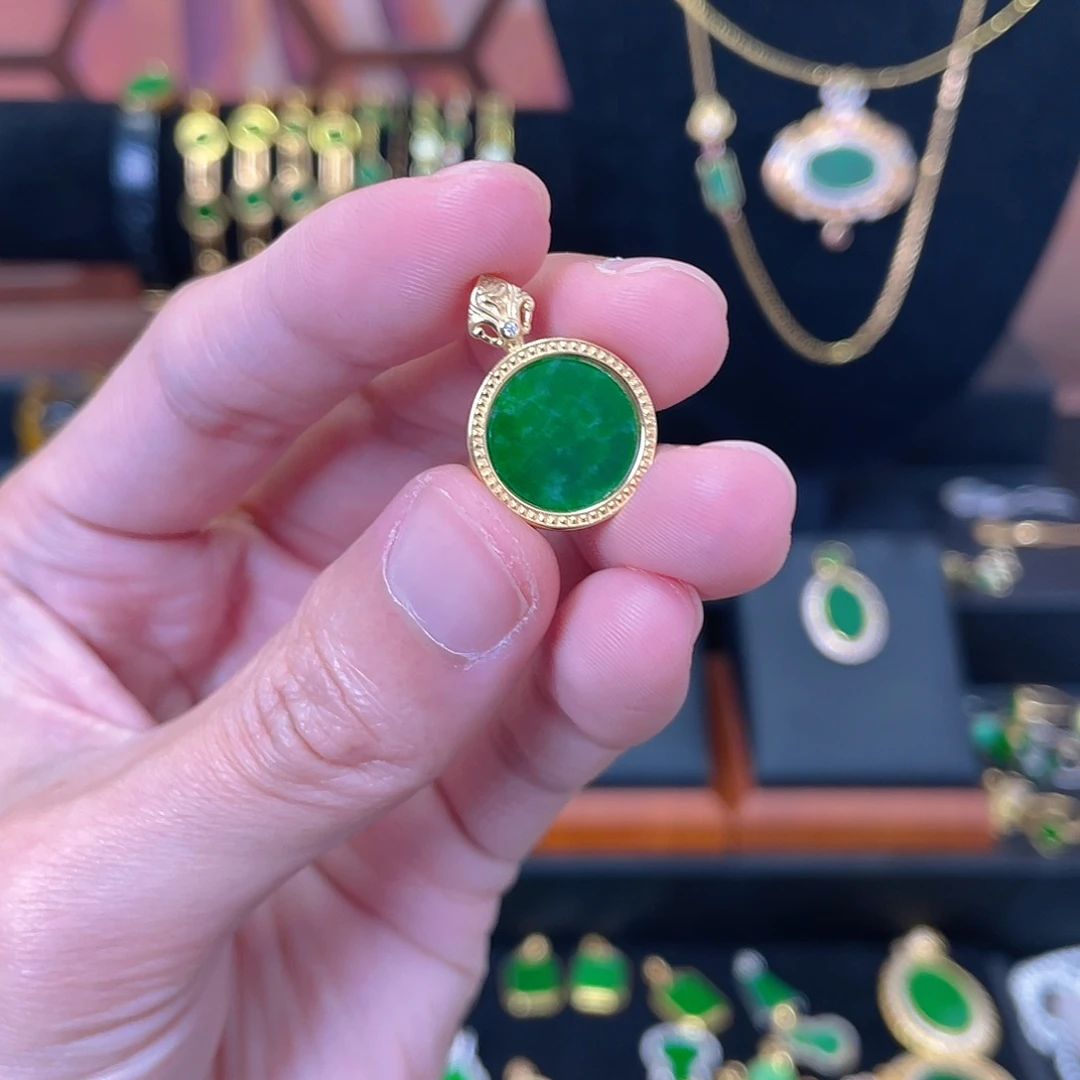 翡翠银S925镀金镶嵌吊坠(赠链)