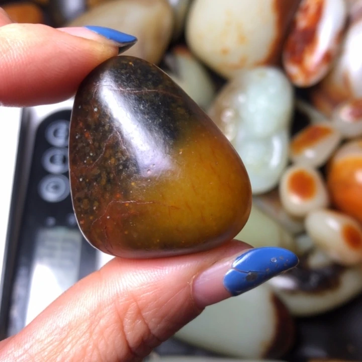 和田玉未镶嵌珠宝奇石