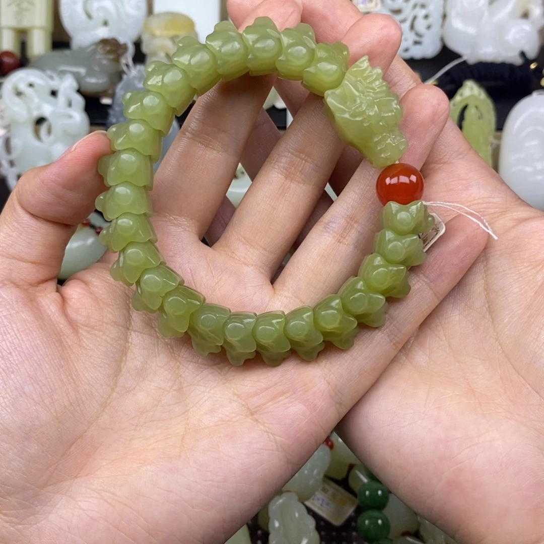 吴***u未镶嵌手链和田玉