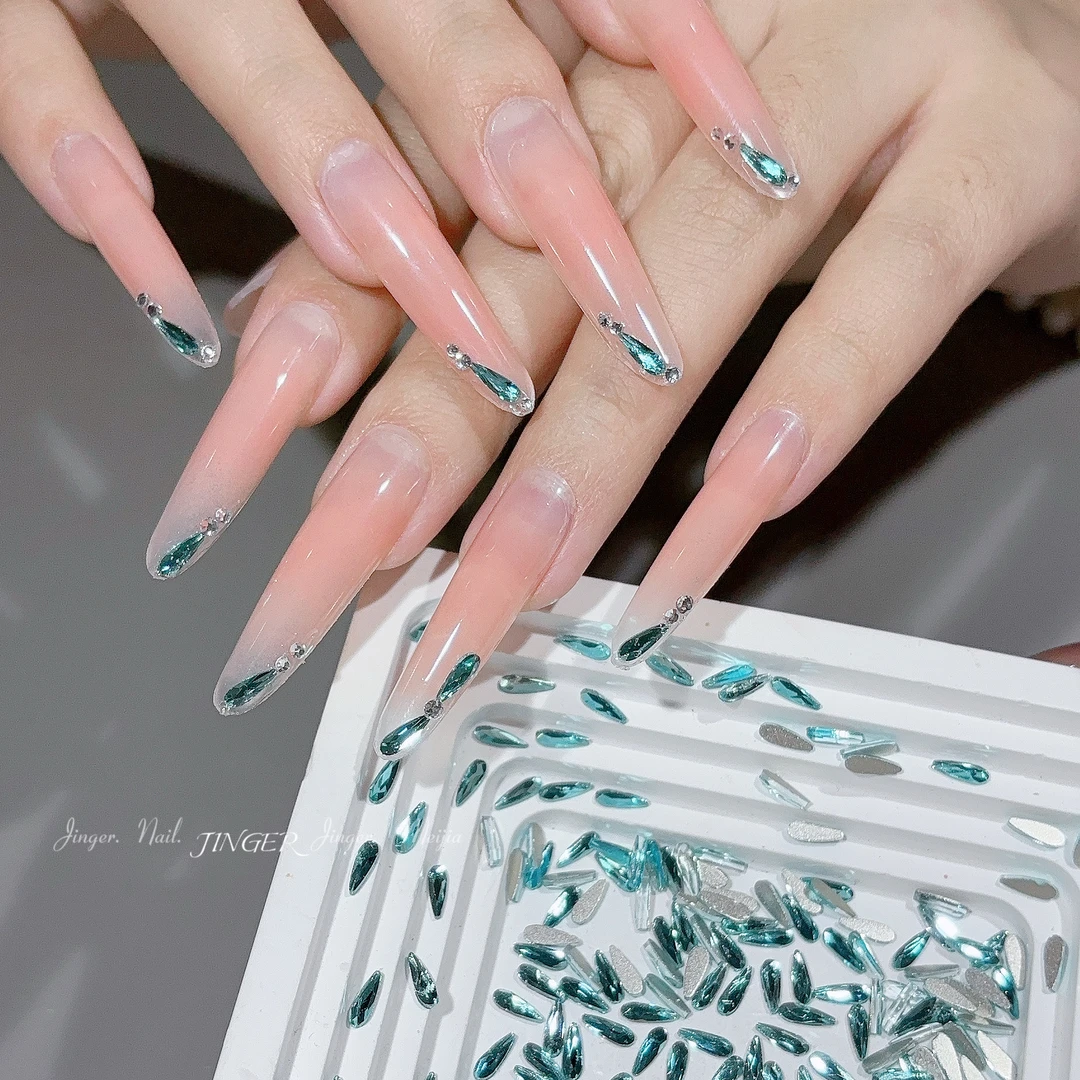 美甲水滴钻饰品湖蓝瓜子异形钻平底钻春季仙气指甲钻材料包配饰