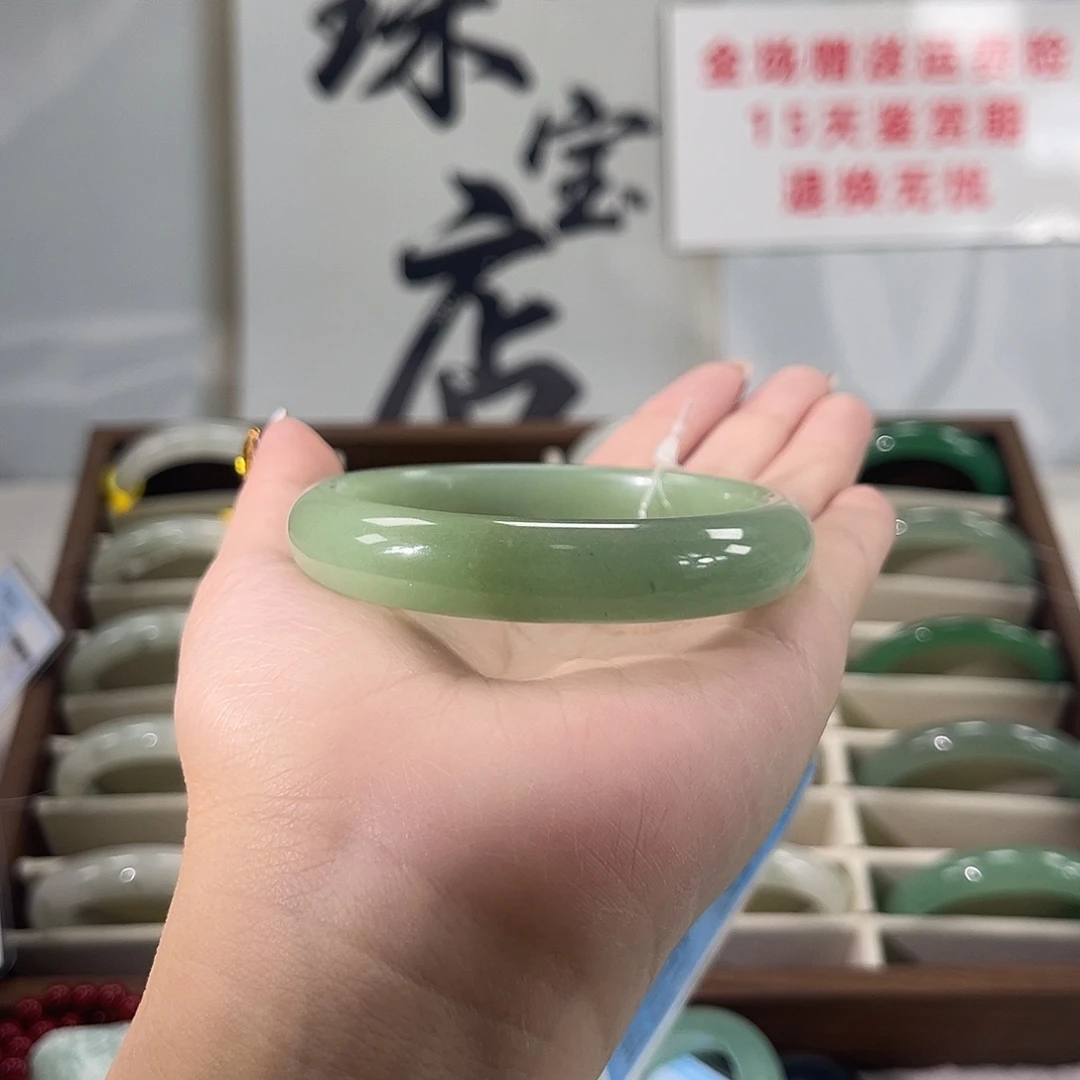 石英质玉未镶嵌手镯