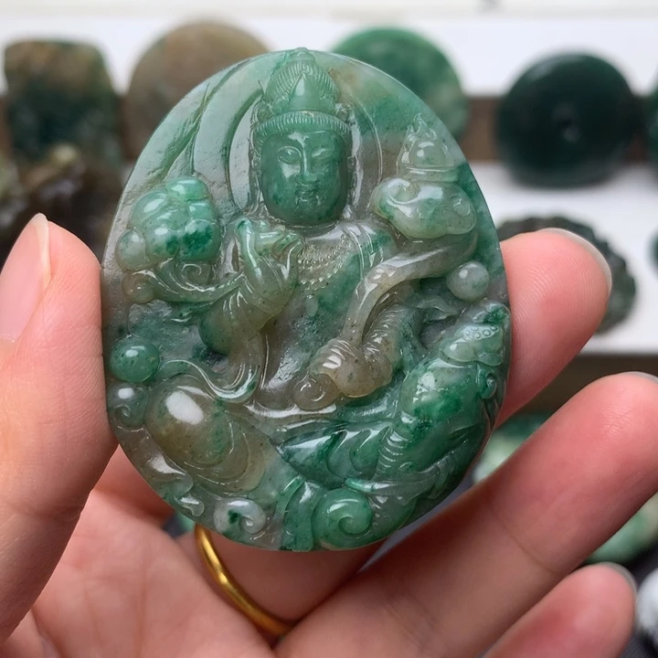 独山玉未镶嵌颈饰