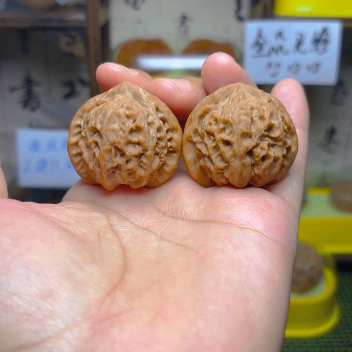 文玩核桃吊坠宫灯