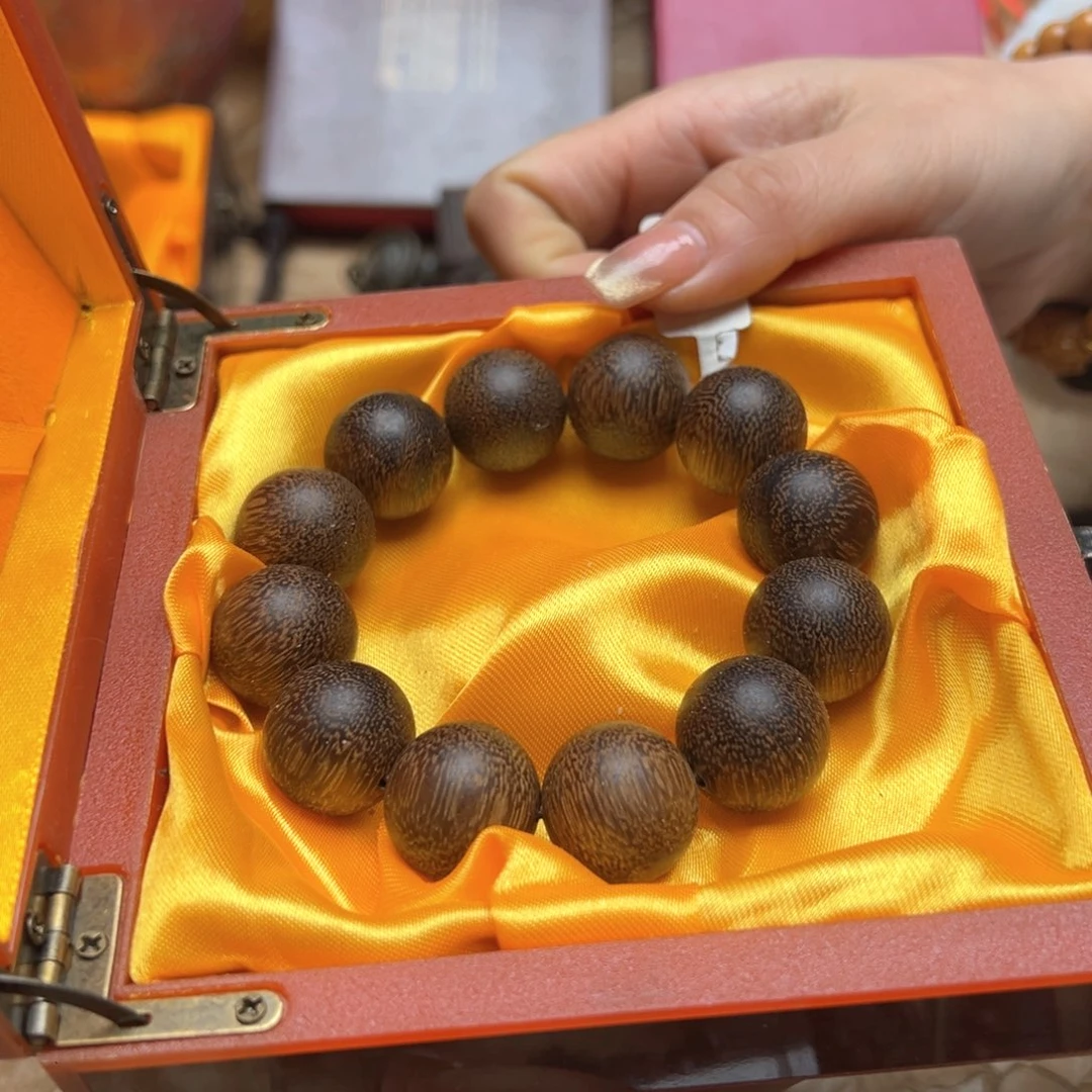 大叶紫檀（黑酸枝木类）