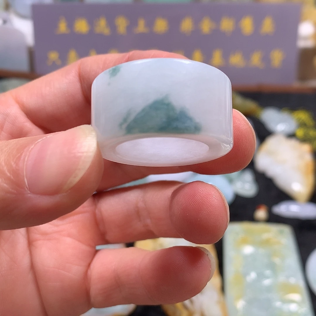 翡翠未镶嵌把件飘兰花满胶地扳指