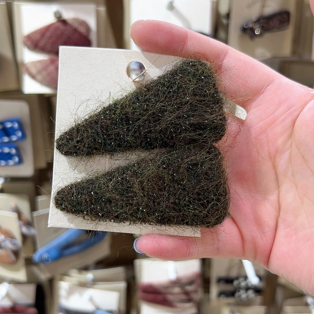 非金属布艺三角绿色拜拜夹