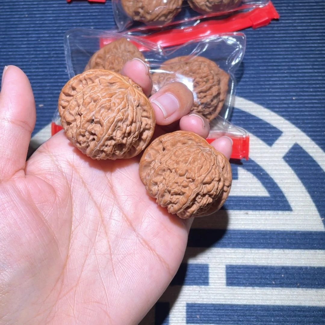 文玩核桃吊坠闷白42