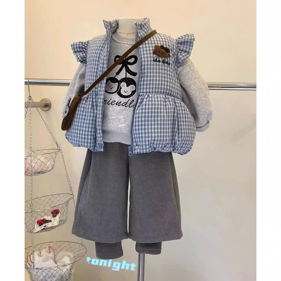 女童套装2025新款秋冬甜美保暖格子马甲加绒可爱卫衣裤子三件套潮