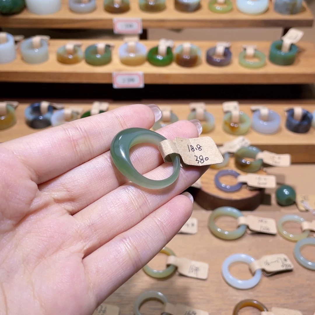 布****和田玉戒指未镶嵌18.8