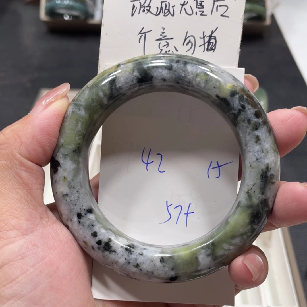 未镶嵌蛇纹石玉手镯