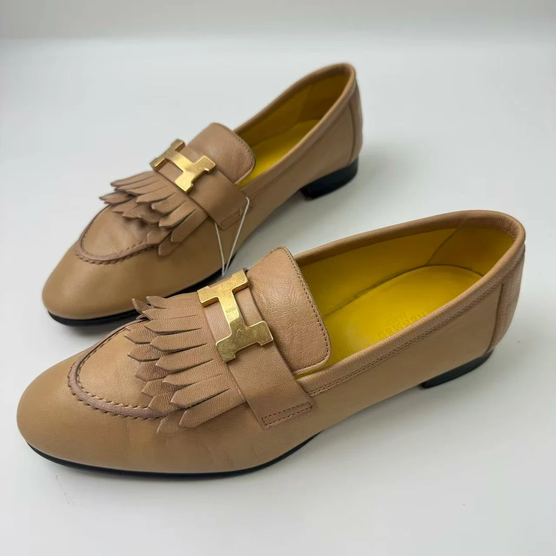 95新 Hermes/爱马仕 37码/仔仔女鞋/浅棕色流苏H扣乐福鞋1801