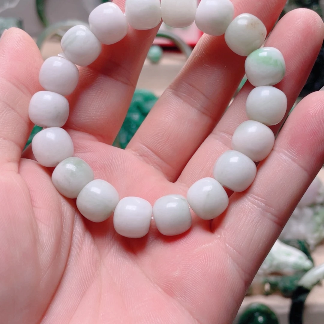 独山玉未镶嵌颈饰