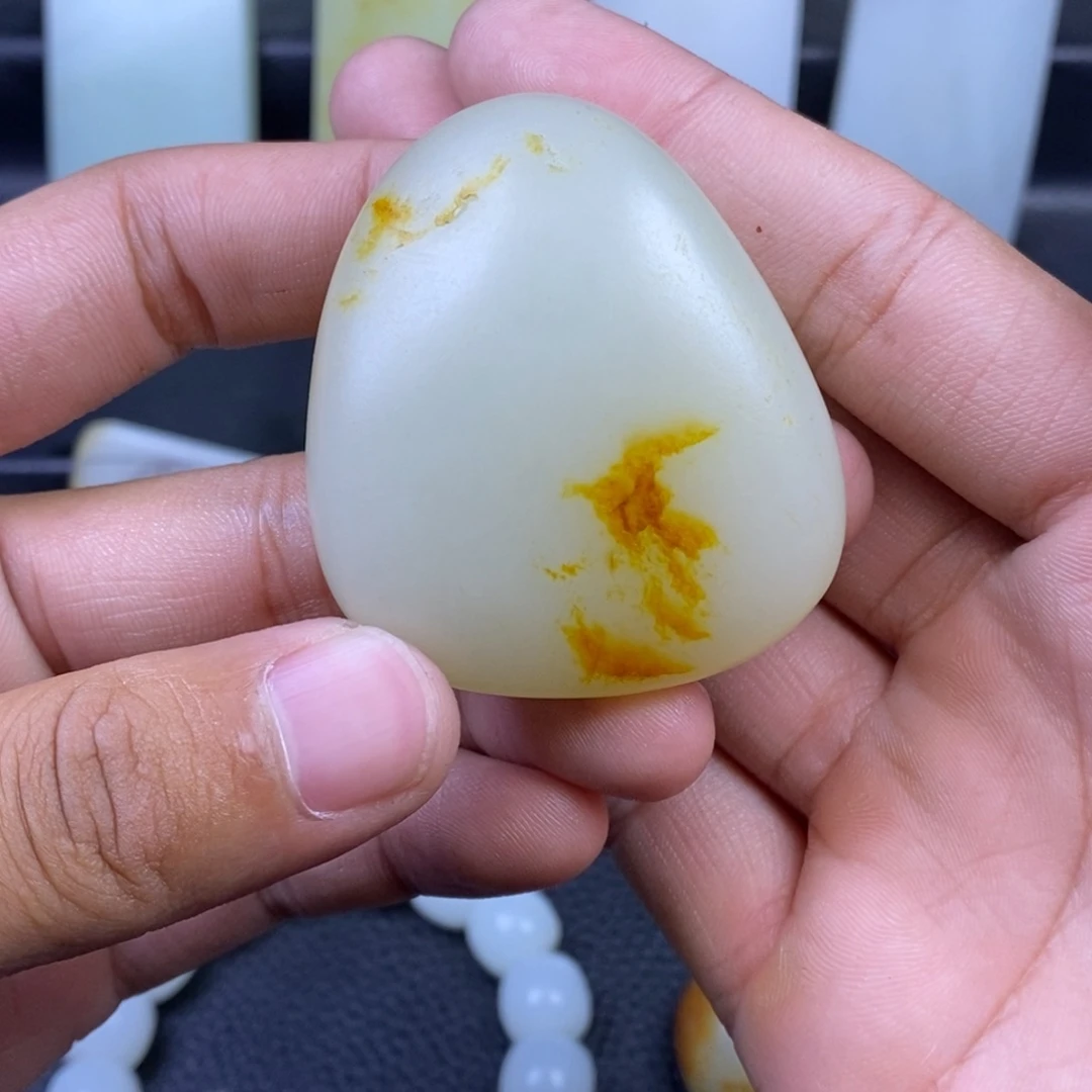 未镶嵌吊坠定制和田玉洲*