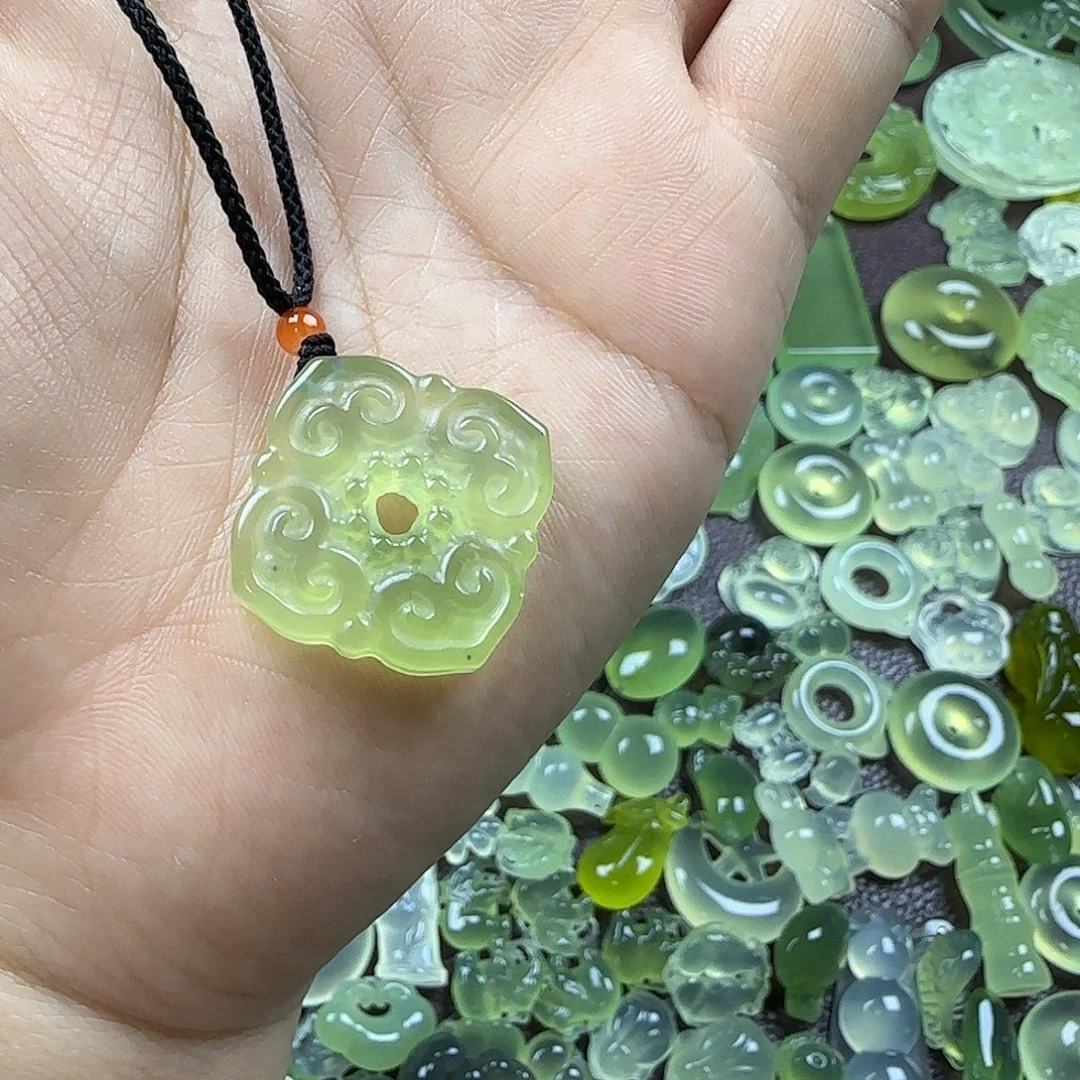 蛇纹石玉合金颈饰